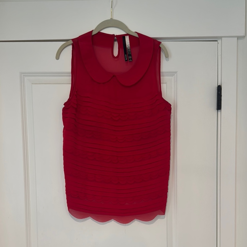 Pink Sleeveless Top with Scalloped Design